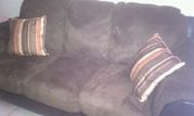 2 Piece Chocolate Sofa Set w/Area Rug & Decorative Pillows